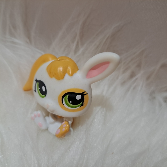 Littlest Pet Shop | #1417 Yellow And White Long Ear Bunny Green Eyes LPS - Picture 3 of 8